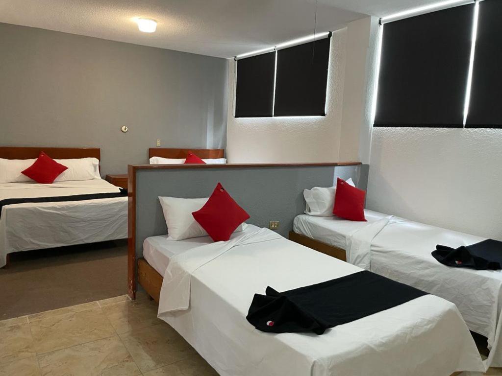 Oyo Hotel Italia Аґуаскальєнтес Екстер'єр фото