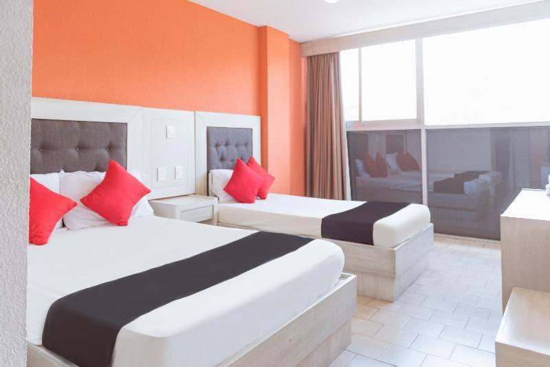 Oyo Hotel Italia Аґуаскальєнтес Номер фото